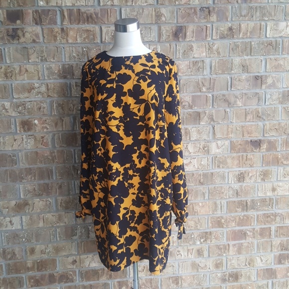 H&M Dresses & Skirts - H&M Navy & Butterscotch Sheath Dress - Size 8